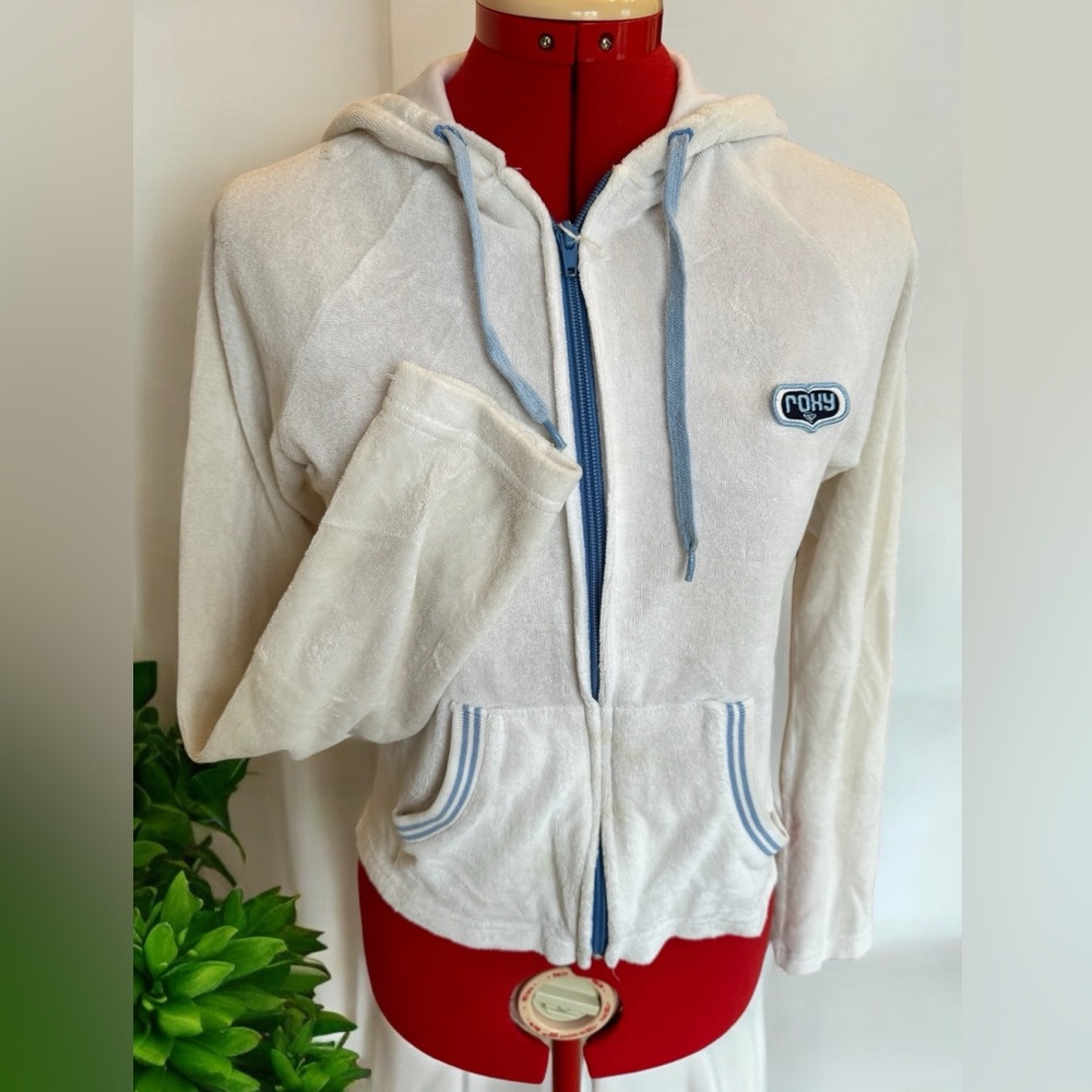 Roxy zip up sweater. size medium